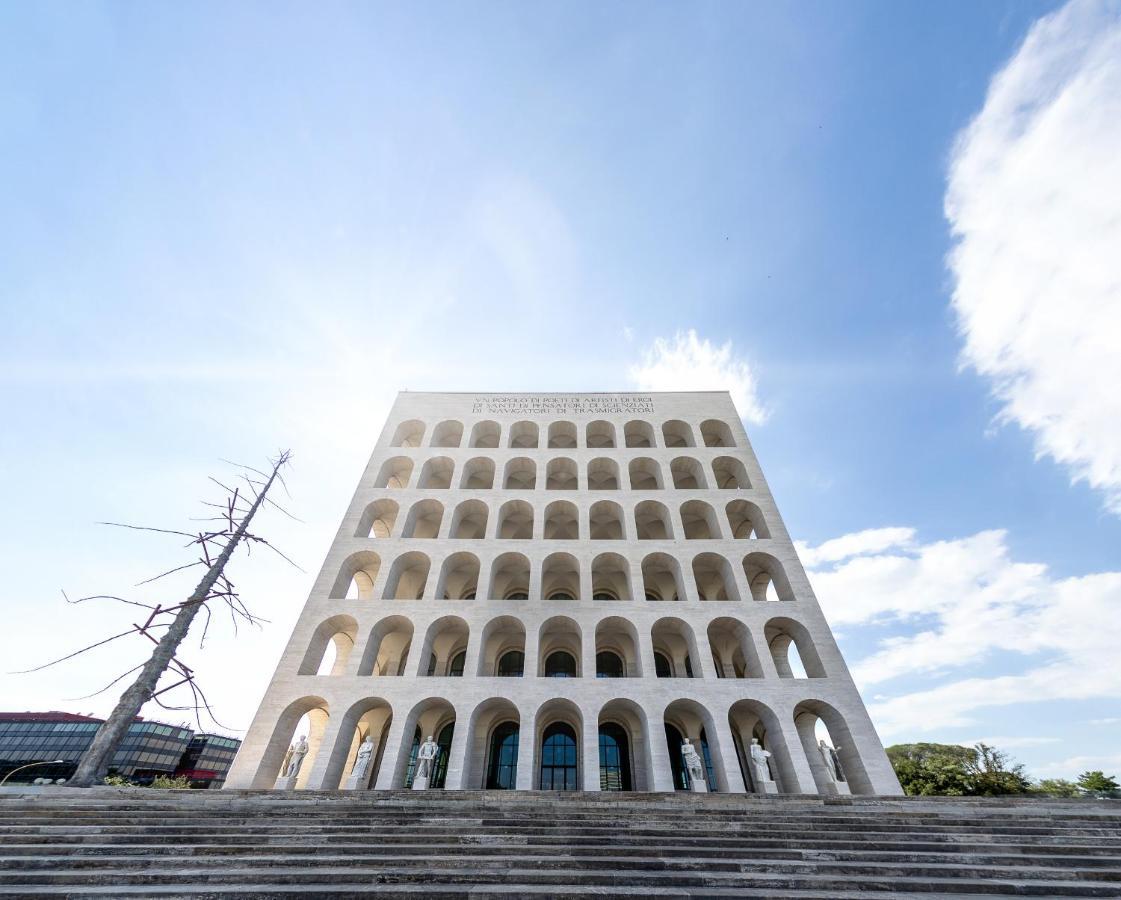 At Vatican Pensión